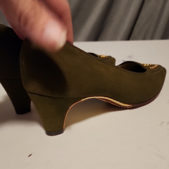 Vintage NWOT Elegant Green Heels with Studded Suede - Picture 6 of 7